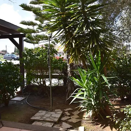 Holiday home Cozy House With Swimming Pool And 100m To Sea!