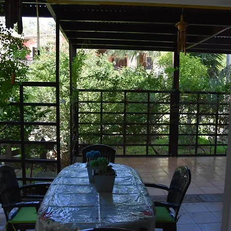 Cozy House With Swimming Pool And 100m To Sea! Casa de Férias Larnaca