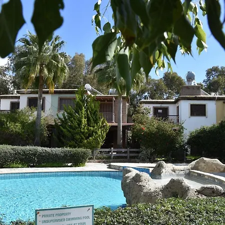 Cozy House With Swimming Pool And 100m To Sea! Larnaca