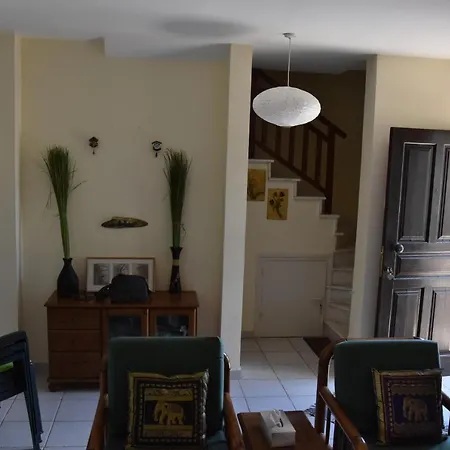 Cozy House With Swimming Pool And 100m To Sea! Casa de Férias Larnaca